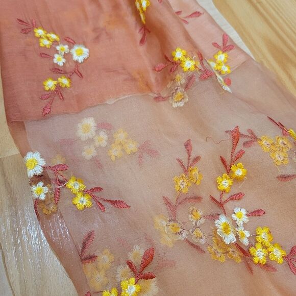 The Tie Shop Pink Floral Embroidered Scarf NWT - Picture 2 of 5